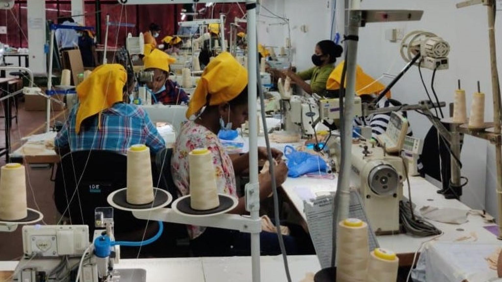 Image of women garment workers in Sri Lanka; supplied by the presenter.