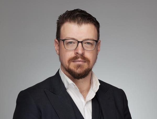 Dr Andrew Carr.png